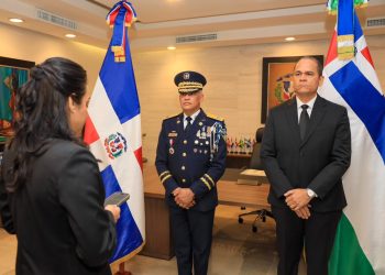 Ministra Faride Raful encabeza traspaso de mando y posesiona a Ernesto Rodríguez García como director general de la Policía Nacional