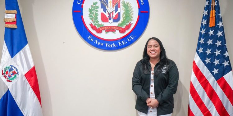 Docente de la UASD Ileana Ramírez Portorreal es nominada a los “Viva La Mujer Awards 2026” como Educadora Destacada del Año