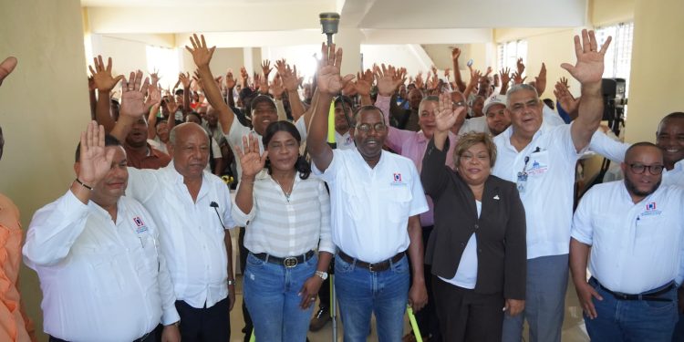UTECT otorgará más de nueve mil títulos de propiedad a familias de Santo Domingo Norte