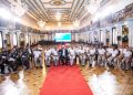 Abinader se reúne con 53 estudiantes sordos que completaron su formación en Inteligencia Artificia