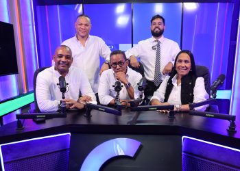 Gilbert y Más presenta “Agua y Fuego”, su nueva propuesta de análisis político en un renovado estudio