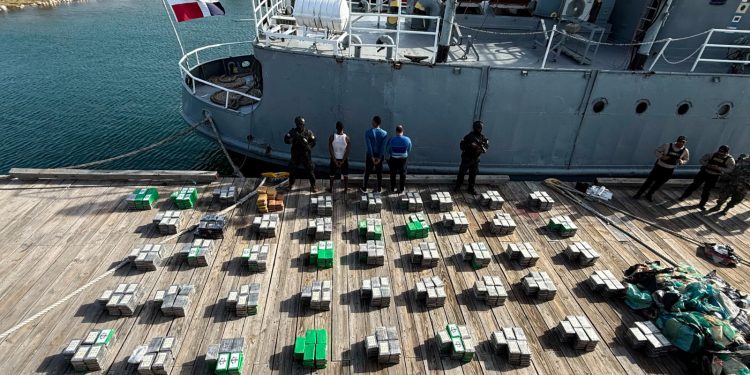 ¡Otro golpe! incautan 1.3 toneladas de presunta cocaína en Baní
