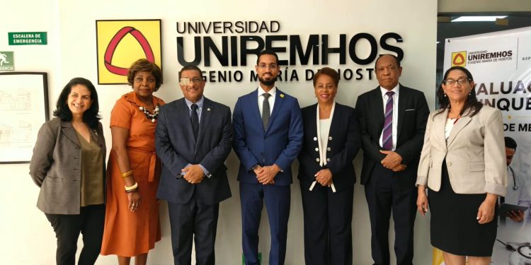 UNIREMHOS culmina proceso de evaluación externa de la evaluación quinquenal de la Escuela de Medicina