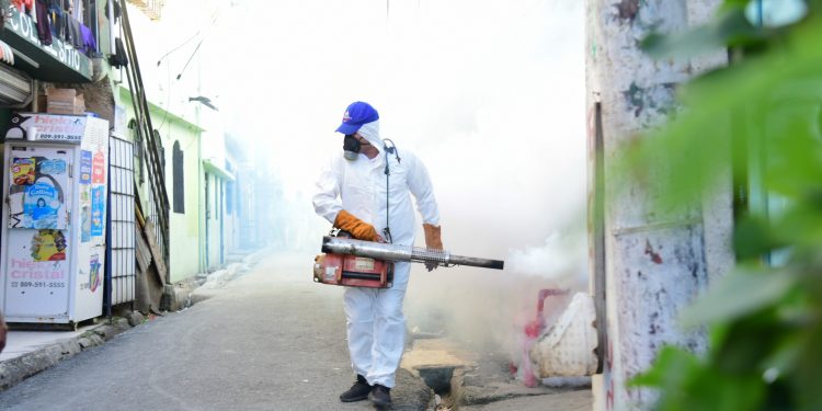Salud Pública refuerza acciones contra el dengue y llama a eliminar criaderos
