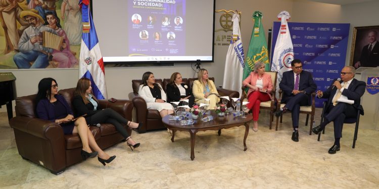 Unapec reúne a expertos nacionales e internacionales que alertan sobre los nuevos desafíos de la cibercriminalidad