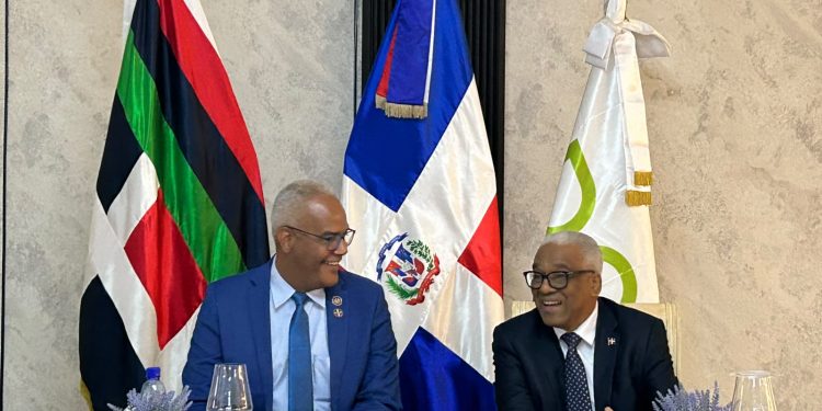 Hermandad de Veteranos y Dirección General de Jubilaciones y Pensiones suscriben convenio para fortalecer la coordinación interinstitucional