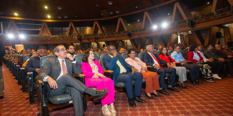 UASD ofrece cálida bienvenida a los estudiantes en el nuevo semestre académico