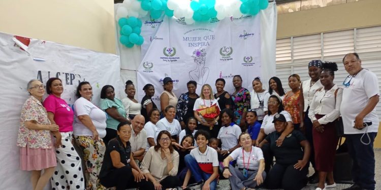 Más de 200 mujeres participaron en la Conferencia Mujer que Inspira 2026 en La Guáyiga