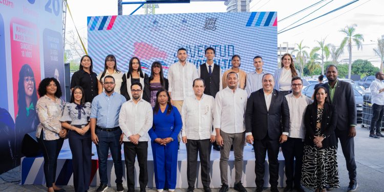 Ministerio de la Juventud presenta oficialmente “Juventud en Voz Alta”, iniciativa que busca recuperar récord Guinness de lectura