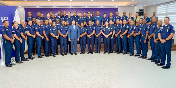 Cámara de Cuentas fortalece conocimientos de oficiales de la Policía Nacional sobre el rol y las atribuciones de la CCRD