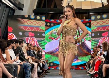 Sarodj abre el desfile de Giannina Azar en Trendy Fashion Week:One Night Only al ritmo de “Baila”