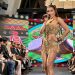 Sarodj abre el desfile de Giannina Azar en Trendy Fashion Week:One Night Only al ritmo de “Baila”