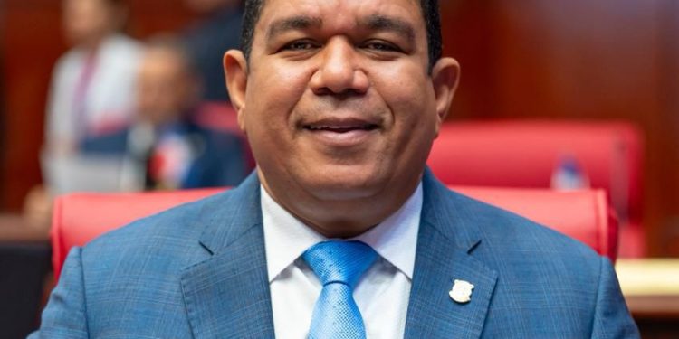 Moisés Ayala anuncia que centro del ITLA en Barahona funcionará este año