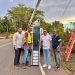 Tras gestión de Víctor Pichardo, instalan lámparas de alumbrado en kilómetro 5 de Monte Plata