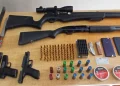 Detienen a  cuatro personas y ocupan armas en Barahona y Vicente Noble
