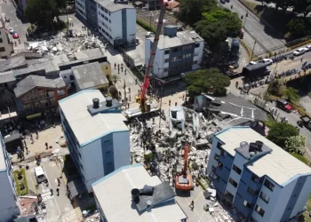 Presidente de Colombia decreta tres días de duelo nacional por fallecidos en el terremoto