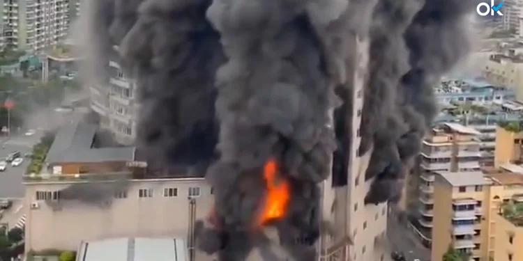 Incendio en local comercial de China deja ocho muertos y tres heridos