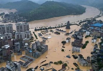 China activa alertas rojas por intensas lluvias e inundaciones