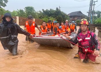 Dos muertos y decenas de miles de afectados por inundaciones en Malasia y Tailandia