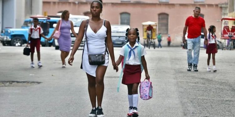 Cuba iniciará el año escolar en setiembre pese a crisis energética