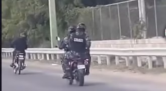 Agentes persiguen a motociclistas en carrera clandestina por la 6 de Noviembre
