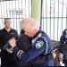 Entre lágrimas y orgullo, nuevo director de la PN visita a su padre en Moca