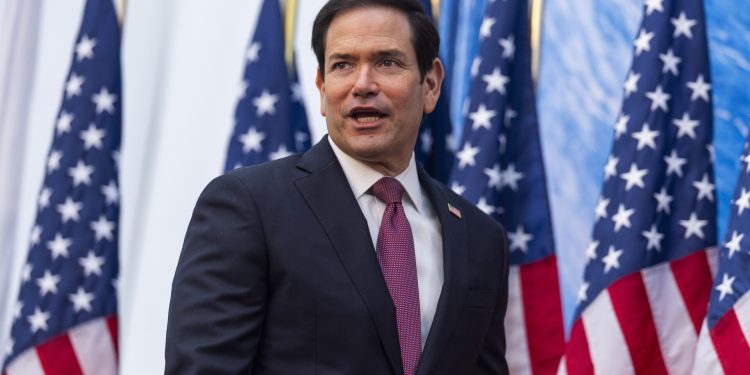 Marco Rubio inicia una visita a aliados de EE. UU. en Colombia, Ecuador y Perú
