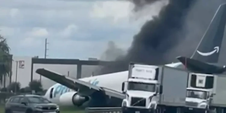 Investigan qué falló tras accidente de avión de carga en Miami que dejó al menos 5 muertos