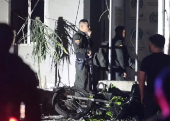 Un muerto y once heridos en el ataque terrorista contra un puesto policial en Colombia