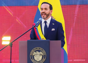 Abelardo de la Espriella firma decreto que permite nuevamente el porte de armas bajo autorización