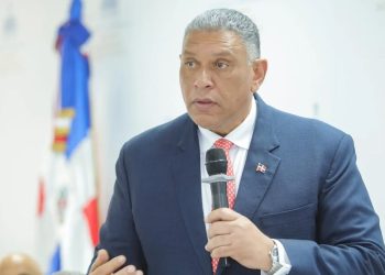 Chu Vásquez anuncia apoyo a Carolina Mejía