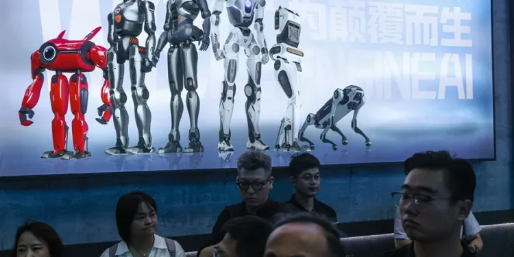 EE.UU. y China chocan sobre la regulación de la IA en plena carrera por su dominio