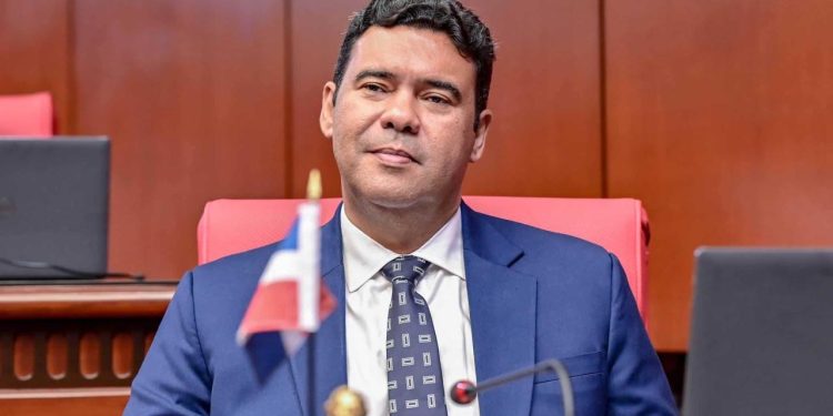 Senador del PRM: “No nos conviene, pero Omar es el mejor candidato de la oposición”
