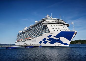 Puerto Plata recibe al Celebrity Beyond con 3,224 pasajeros; septiembre contempla 38 escalas de cruceros