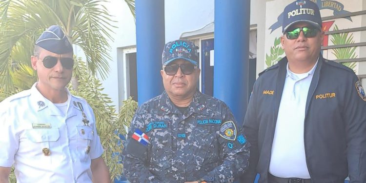 Director regional de la policía en La Altagracia realiza operativo de supervisión en su jurisdicción