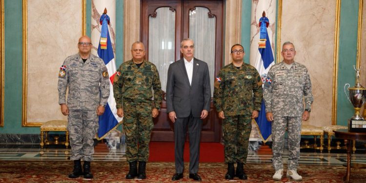 Presidente Abinader recibe y felicita en el Palacio Nacional a campeones dominicanos de Fuerza Comando Paraguay 2026