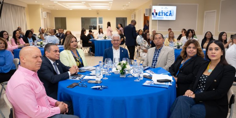 Senado realiza taller sobre Ética y Liderazgo para sus funcionarios