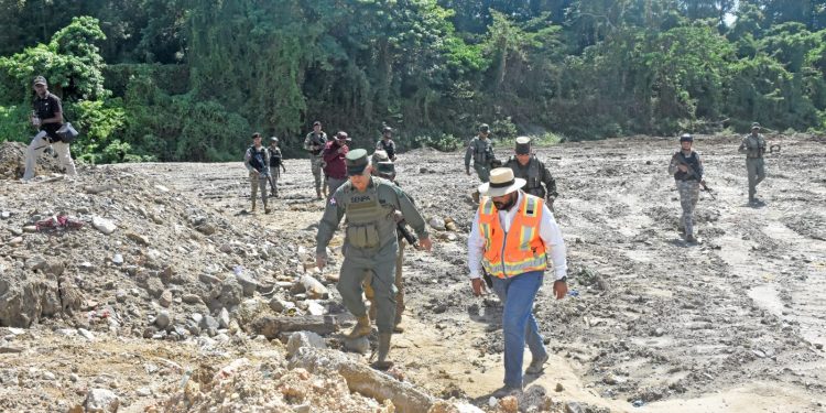 Director del SENPA supervisa comunidades de las provincias San Cristóbal y Peravia