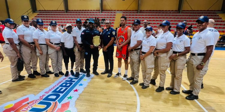 Policía Comunitaria respalda el deporte y la sana convivencia en Haina