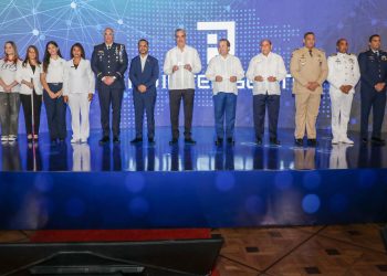 Presidente Abinader lanza programa “RD Inteligente” para capacitar a un millón de dominicanos en inteligencia artificial de manera gratuita