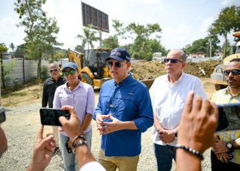 Alcalde Ulises Rodríguez supervisa construcción de Estación Central de Bomberos en El Dorado