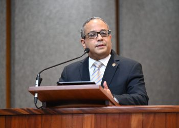 Presidente del TC insta a construir una ciudadanía comprometida con la Constitución