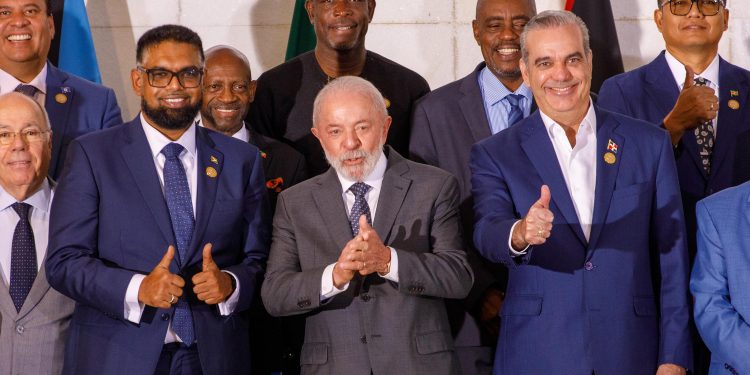 Luis Abinader se consolida en quinto lugar entre dieciocho presidentes mejor valorados de Latinoamérica.