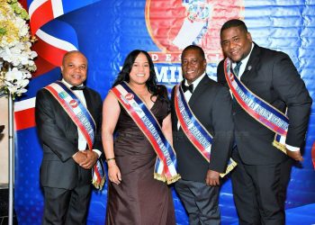 UASD-Nueva York recibe delegación de la UASD Recinto Barahona durante el 37.º Desfile y Festival Estatal Dominicano de New Jersey