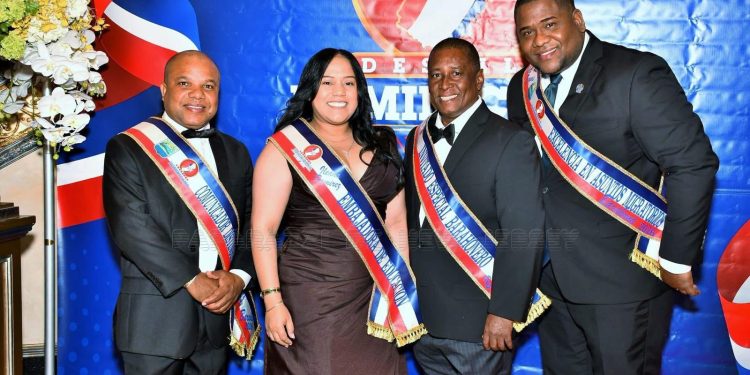 UASD-Nueva York recibe delegación de la UASD Recinto Barahona durante el 37.º Desfile y Festival Estatal Dominicano de New Jersey