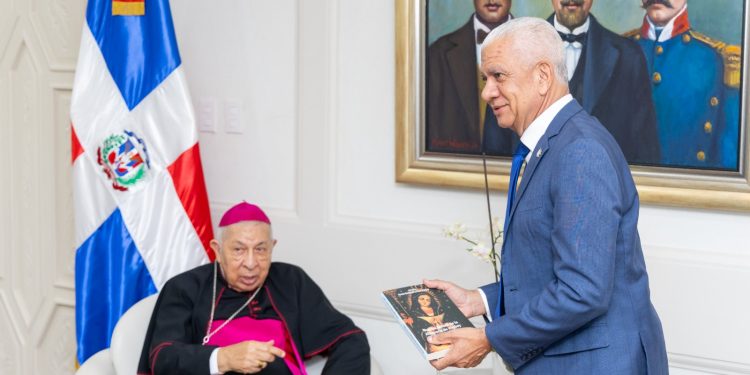 Monseñor De la Rosa y Carpio: "El Congreso Nacional es símbolo vivo de la democracia dominicana"