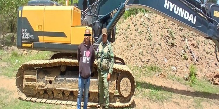 SENPA paraliza trabájos de extracción y detiene a tres operadores en San Francisco de Macorís