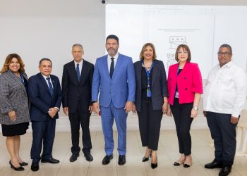 Senado capacita a su personal con la Conferencia Magistral “El Constitucionalismo Social Dominicano” 