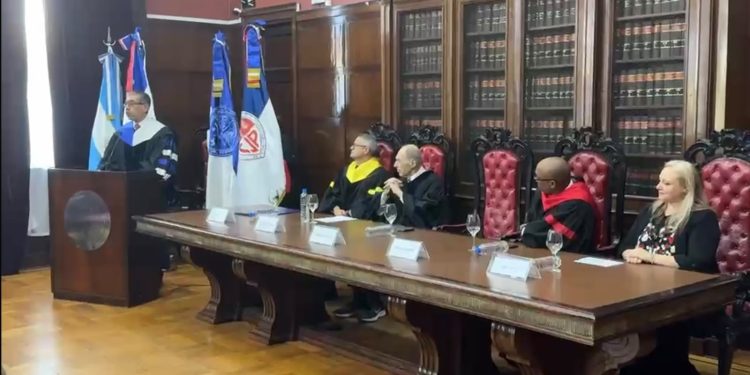 UASD otorga Doctor Honoris Causa al eminente jurista argentino Eugenio Raúl Zaffaroni