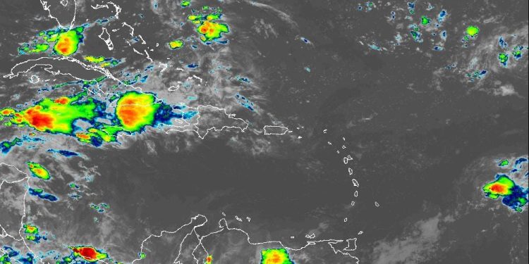 Indomet prevé aguaceros y tormentas eléctricas durante la tarde en provincias del interior este sábado